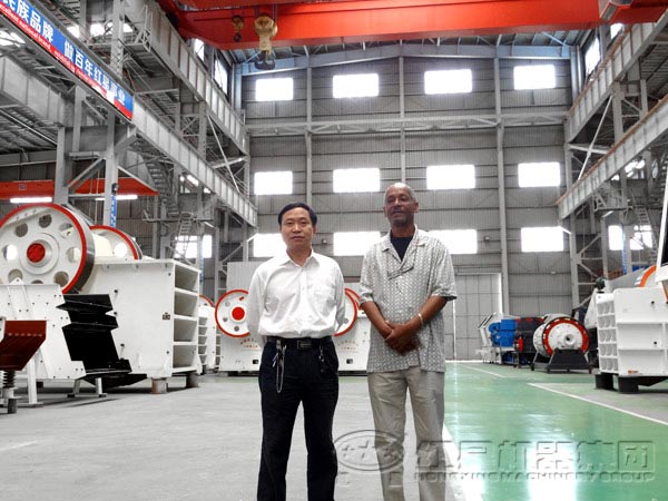 石子破碎機生產(chǎn)車間