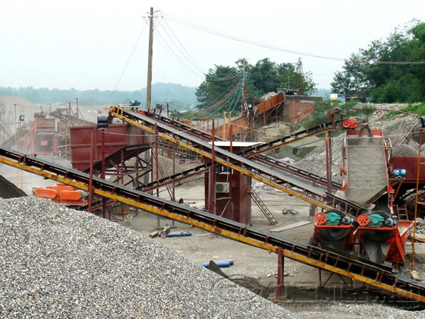 石灰石對輥破碎機客戶生產現場 石灰石對輥破碎機客戶生產現場