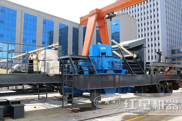 新型移動式破碎機工作現場圖 新型移動式破碎機工作現場圖