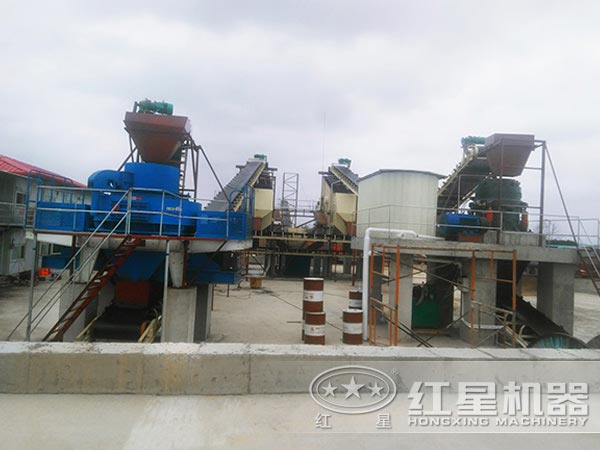 礦用沖擊式破碎機生產現場