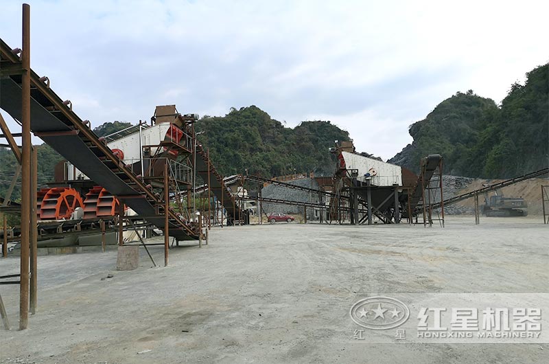 生產機制砂的現場 生產機制砂的現場