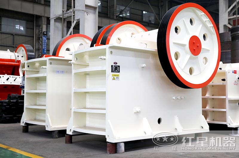 鄂式破碎機現場實拍圖 鄂式破碎機現場實拍圖