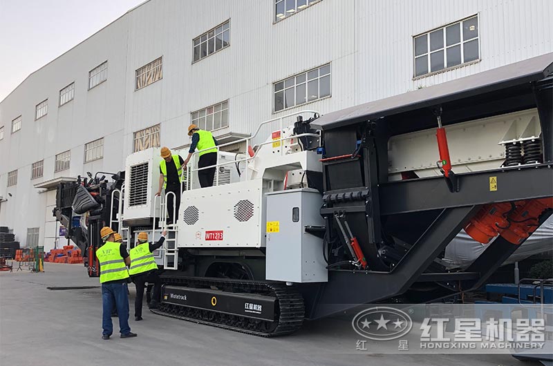 客戶蒞臨紅星廠區參觀考察設備