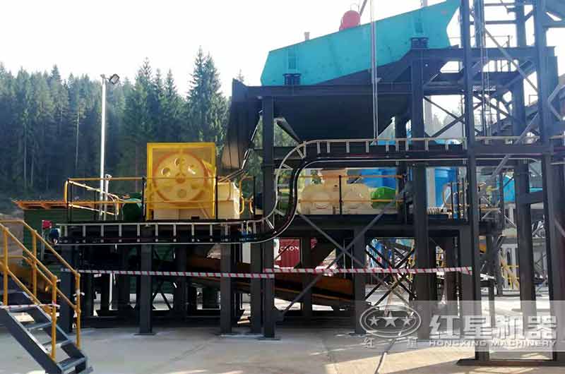 球磨制砂機(jī)前兩道破碎機(jī) 球磨制砂機(jī)前兩道破碎機(jī)