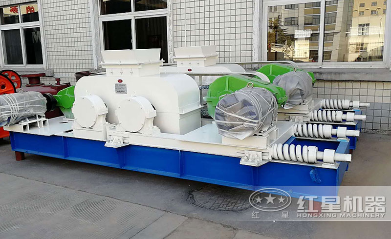 對輥式制砂機(jī) 對輥式制砂機(jī)