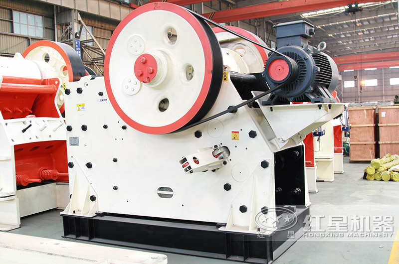 大理石顎式破碎機車間實拍 大理石顎式破碎機車間實拍