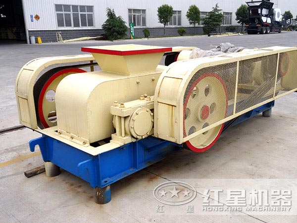 對(duì)輥式破碎機(jī) 對(duì)輥式破碎機(jī)