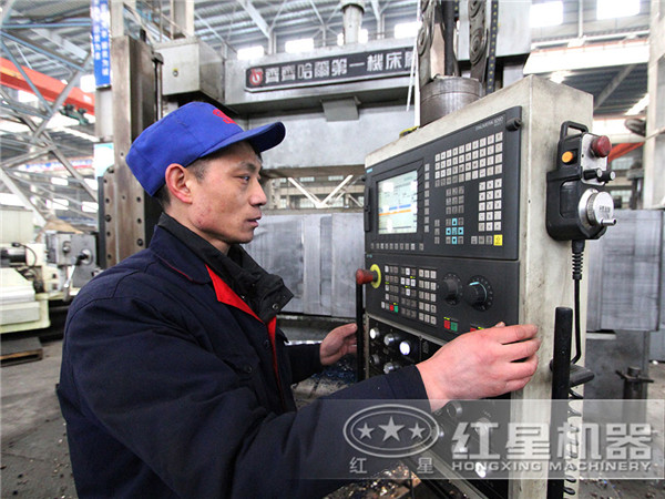 精工工藝打造鄂式粉碎機 精工工藝打造鄂式粉碎機