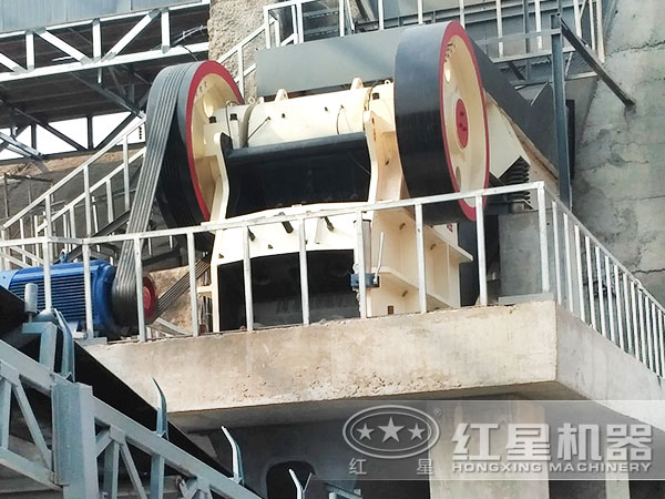 pe系列顎式破石機作業現場 pe系列顎式破石機作業現場