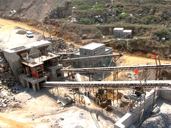 河南洛陽玄武巖破碎現場 河南洛陽玄武巖破碎現場