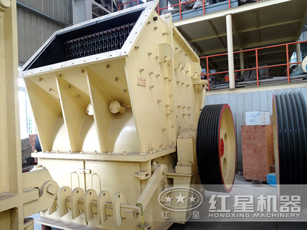 玄武巖單段破碎機側面圖 玄武巖單段破碎機側面圖