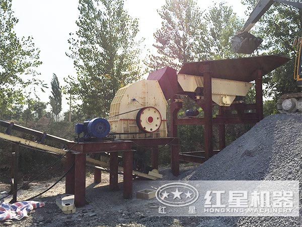 新型錘式碎石機作業現場 新型錘式碎石機作業現場