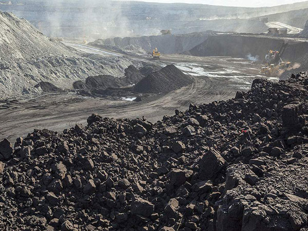 煤炭開(kāi)采現(xiàn)場(chǎng) 煤炭開(kāi)采現(xiàn)場(chǎng)