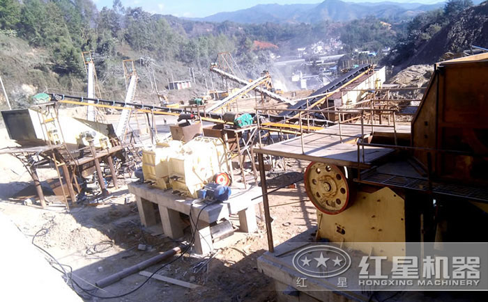 顎式粉碎機生產現場 顎式粉碎機生產現場