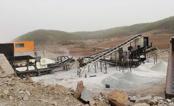 青石移動石子碎石機現場作業圖 青石移動石子碎石機現場作業圖