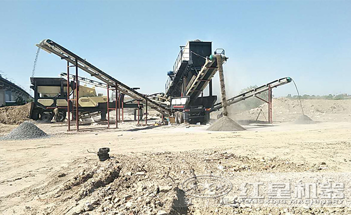 移動一體式環保粉碎制砂機多機聯合作業現場 移動一體式環保粉碎制砂機多機聯合作業現場