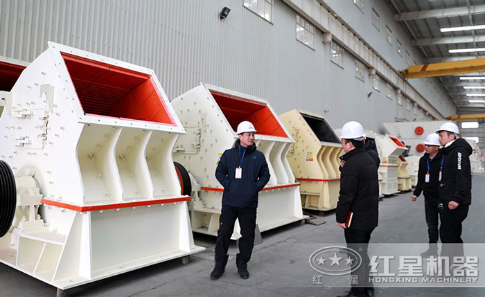 專業技術人員現場指導講解 專業技術人員現場指導講解