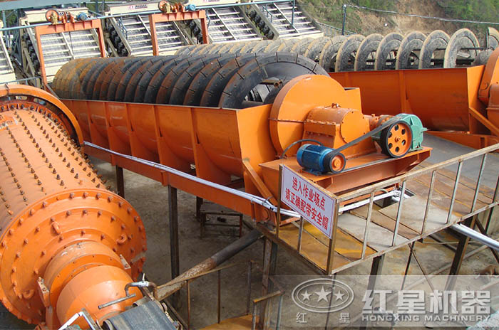 螺旋式洗砂機作業(yè)現(xiàn)場 螺旋式洗砂機作業(yè)現(xiàn)場