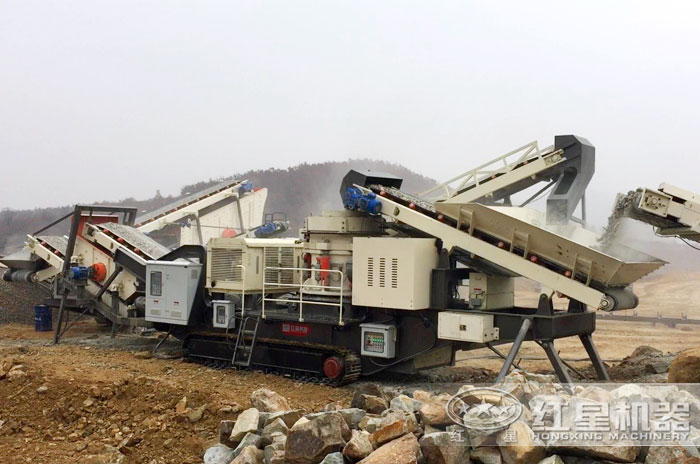 履帶式移動破碎機作業現場 履帶式移動破碎機作業現場