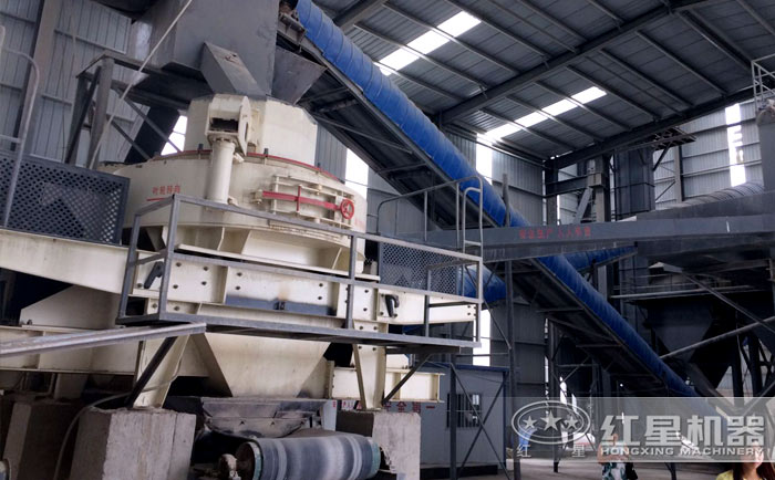 紅星石頭制砂機(jī)室內(nèi)作業(yè)現(xiàn)場 紅星石頭制砂機(jī)室內(nèi)作業(yè)現(xiàn)場