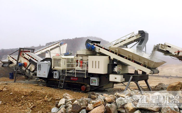 履帶式小型流動打石機現場作業 履帶式小型流動打石機現場作業