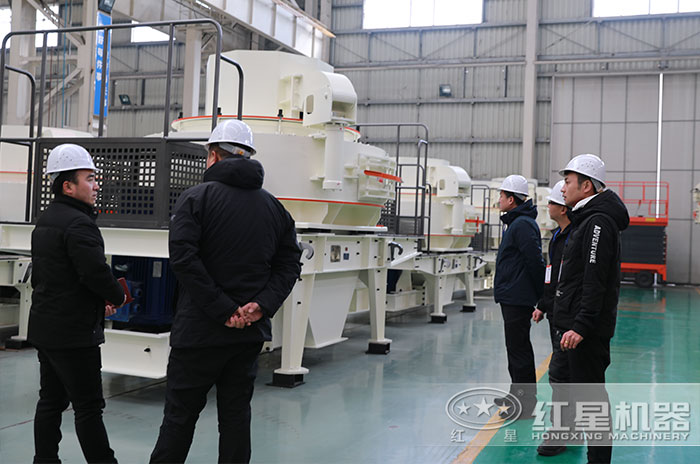 鵝卵石制砂機客戶參觀 鵝卵石制砂機客戶參觀