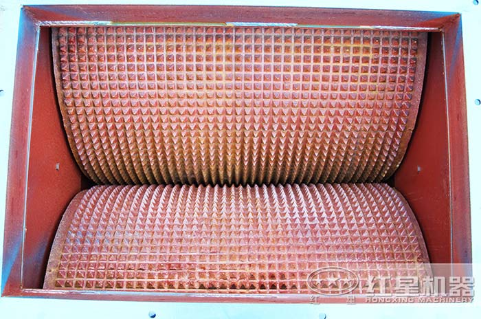 對輥制砂機內部結構圖 對輥制砂機內部結構圖