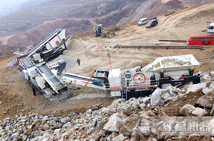 移動式大型石頭破碎機加工現場 移動式大型石頭破碎機加工現場