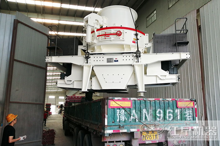 時產200噸左右的環保型制砂機現場發貨 時產200噸左右的環保型制砂機現場發貨