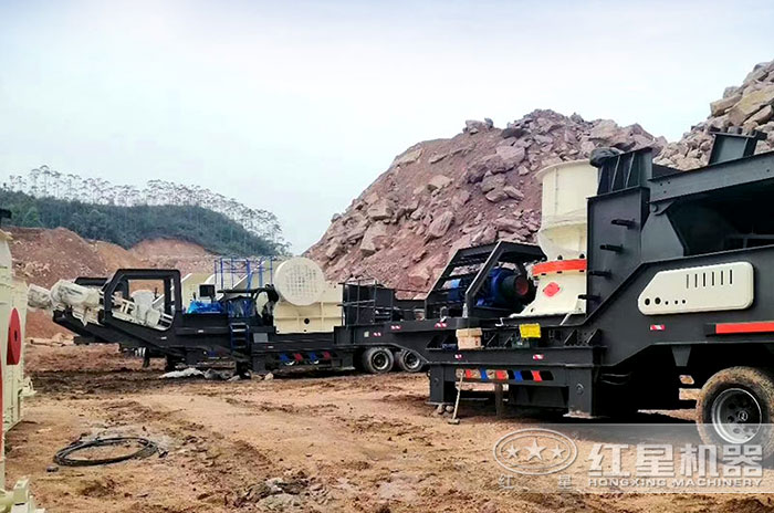 移動(dòng)式碎沙生產(chǎn)現(xiàn)場 移動(dòng)式碎沙生產(chǎn)現(xiàn)場