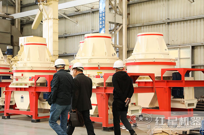 客戶到紅星機器廠區參觀考察設備 客戶到紅星機器廠區參觀考察設備