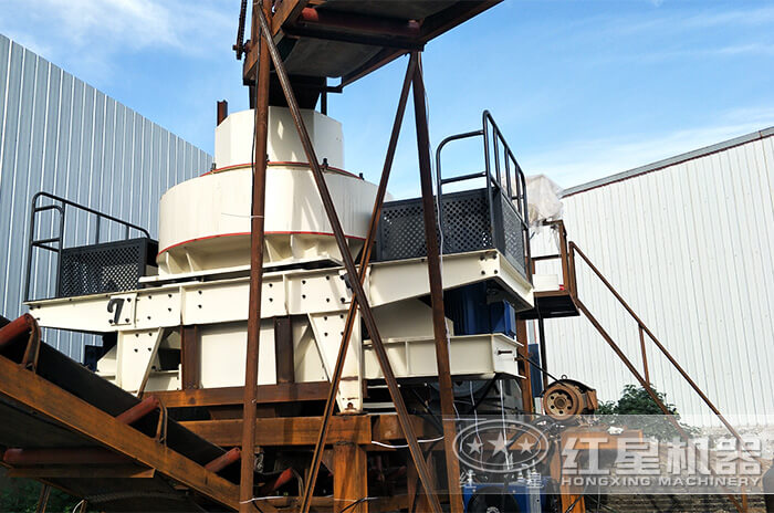 VSI石子整形機(jī)搭建現(xiàn)場(chǎng) VSI石子整形機(jī)搭建現(xiàn)場(chǎng)