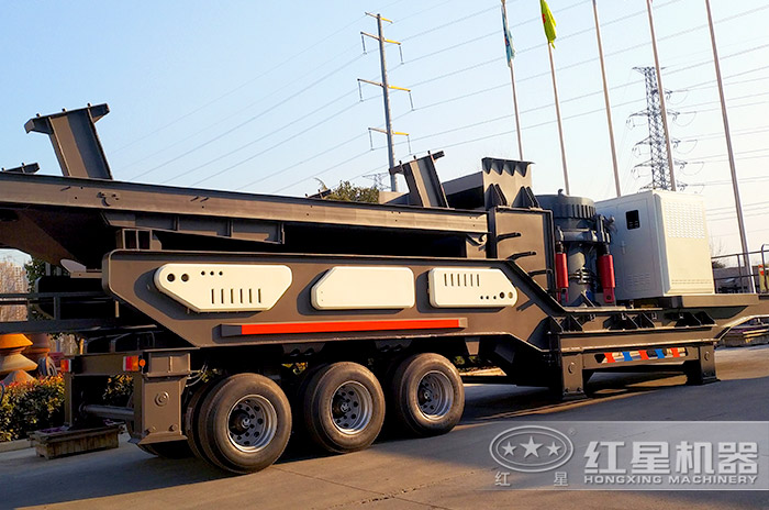 搭配圓錐破碎機(jī)的一體式移動(dòng)碎石機(jī)