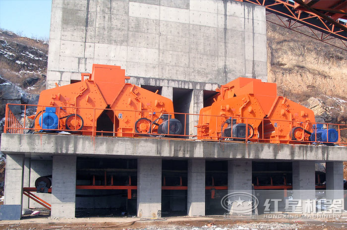 反擊式節能制砂機(客戶現場安裝調試) 反擊式節能制砂機(客戶現場安裝調試)