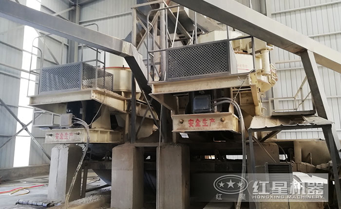 大型制砂現(xiàn)場 大型制砂現(xiàn)場