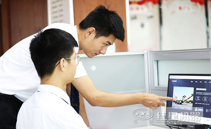 專業(yè)人員為您提供多面的設(shè)備服務(wù) 專業(yè)人員為您提供多面的設(shè)備服務(wù)