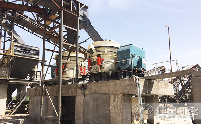 碎石加工現(xiàn)場 碎石加工現(xiàn)場