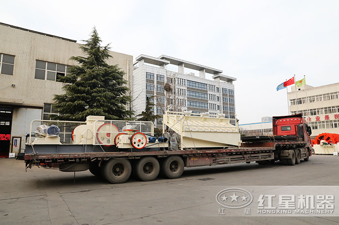 對輥式碎石機械發往河北 對輥式碎石機械發往河北