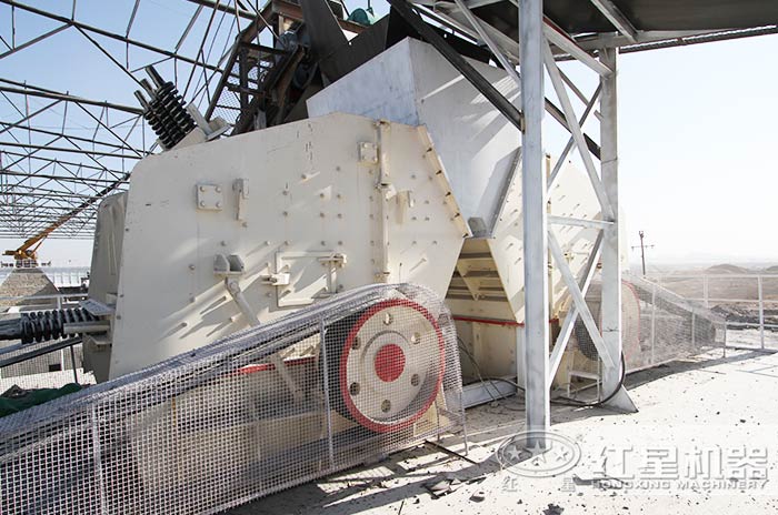 反擊式破碎機作業現場 反擊式破碎機作業現場