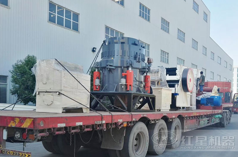 紅星破碎機新鮮出爐,整裝待發,奔現場 紅星破碎機新鮮出爐,整裝待發,奔現場
