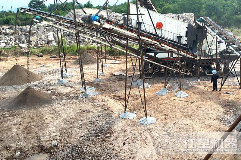 正在工作中的移動式制砂設備 正在工作中的移動式制砂設備