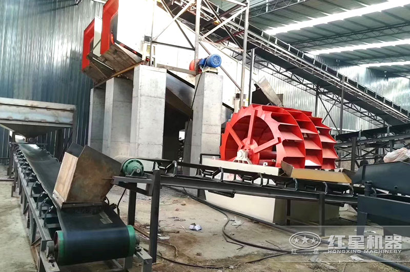 安裝中的室內輪斗式洗沙生產線 安裝中的室內輪斗式洗沙生產線