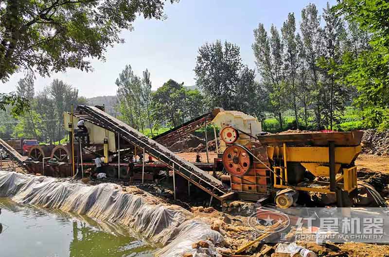 液壓開箱制砂機加工現場 液壓開箱制砂機加工現場