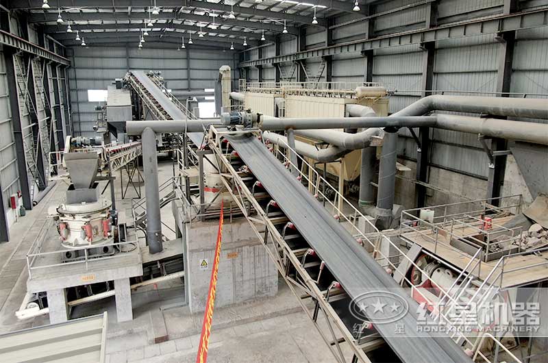 大型鄂破與圓錐破聯合作業現場