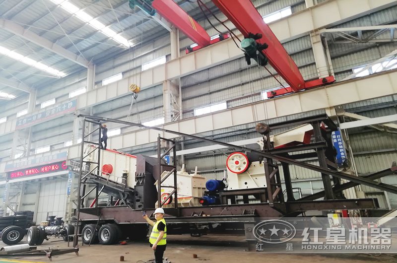 四合一移動(dòng)石頭粉碎機(jī)設(shè)備 四合一移動(dòng)石頭粉碎機(jī)設(shè)備