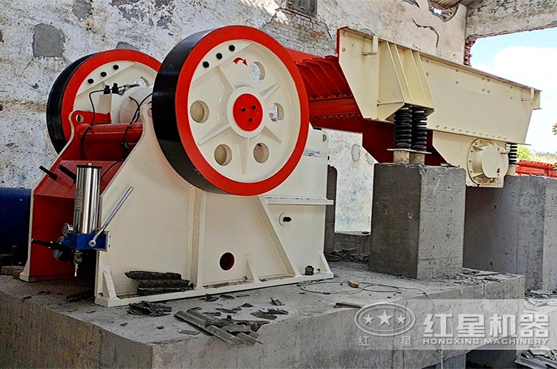 顎式破碎機現場 顎式破碎機現場