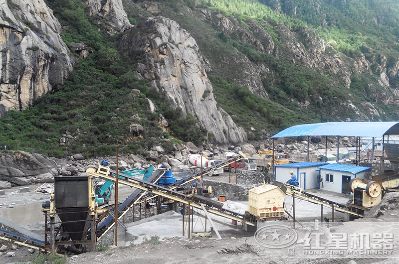 制砂生產(chǎn)線配置合理,出料均勻,產(chǎn)量穩(wěn)定 制砂生產(chǎn)線配置合理,出料均勻,產(chǎn)量穩(wěn)定