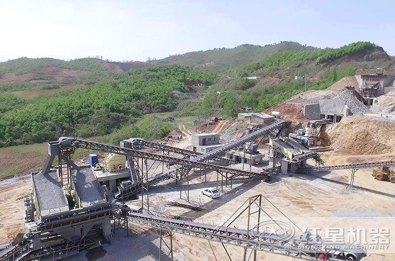 碎石場作業現場 碎石場作業現場