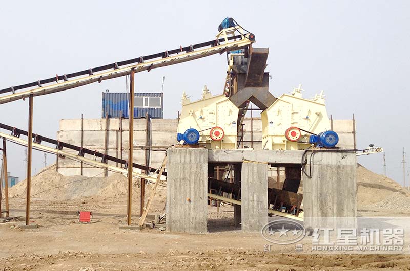 1210反擊式破碎機作業現場 1210反擊式破碎機作業現場